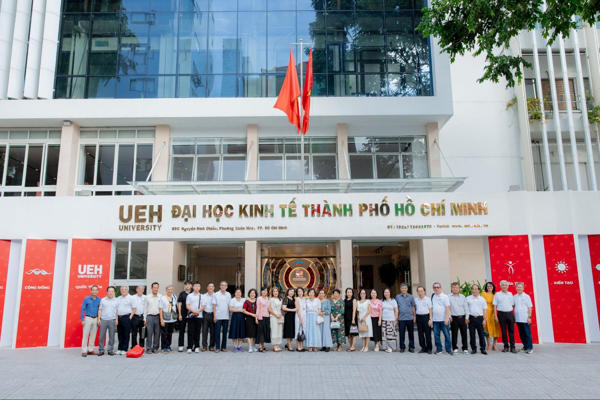 [UEH Alumni Reunion] Lớp Kế hoạch Khóa 7 hội ngộ sau hơn bốn thập kỉ: Gặp lại thanh xuân, nhìn lại một hành trình lớn lên cùng UEH