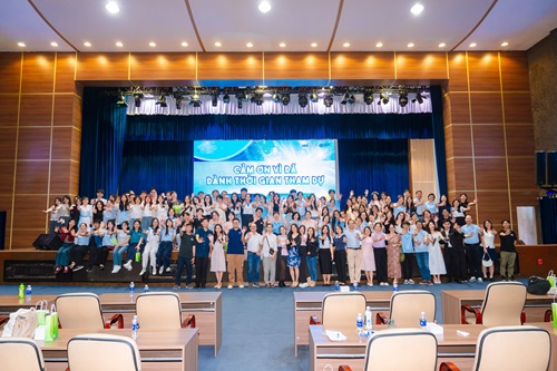 Lễ Tổng kết UEH Mentoring Mùa 10: Dấu ấn trưởng thành của một ý tưởng nhỏ đến cộng đồng mạnh mẽ gắn kết các thế hệ UEHer
