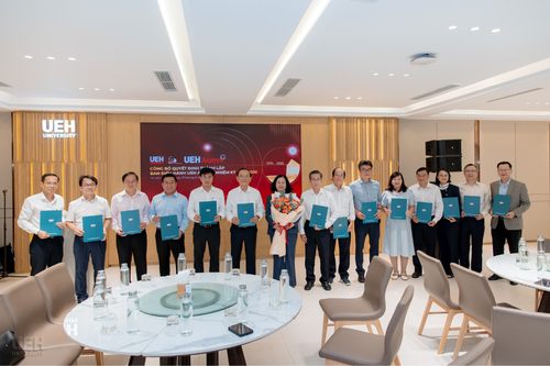 UEH Alumni ra mắt Ban Điều hành, Ban Liên lạc nhiệm kỳ 2025-2030: Kết nối cộng đồng cựu sinh viên trong chặng đường mới