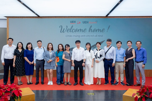 [Photo Story | UEH Alumni Gratitude Campus Tour 2026] Cựu sinh viên Khoa Kế toán trở về UEH 